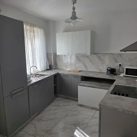 3bedroom Flat In Swieqi 5-minute Walk To Paceville *