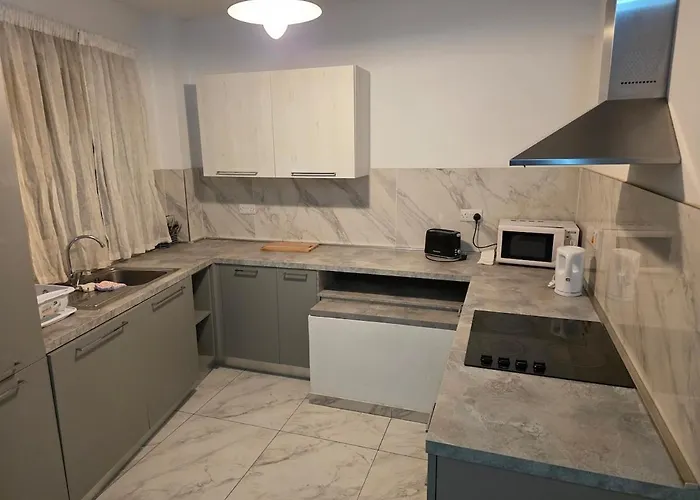 Lejlighed 3bedroom Flat In Swieqi 5-minute Walk To Paceville Is-Swieqi
