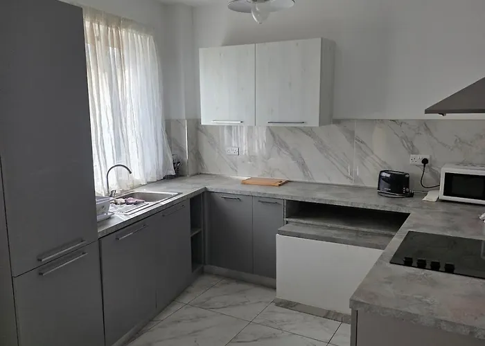 3bedroom Flat In Swieqi 5-minute Walk To Paceville *